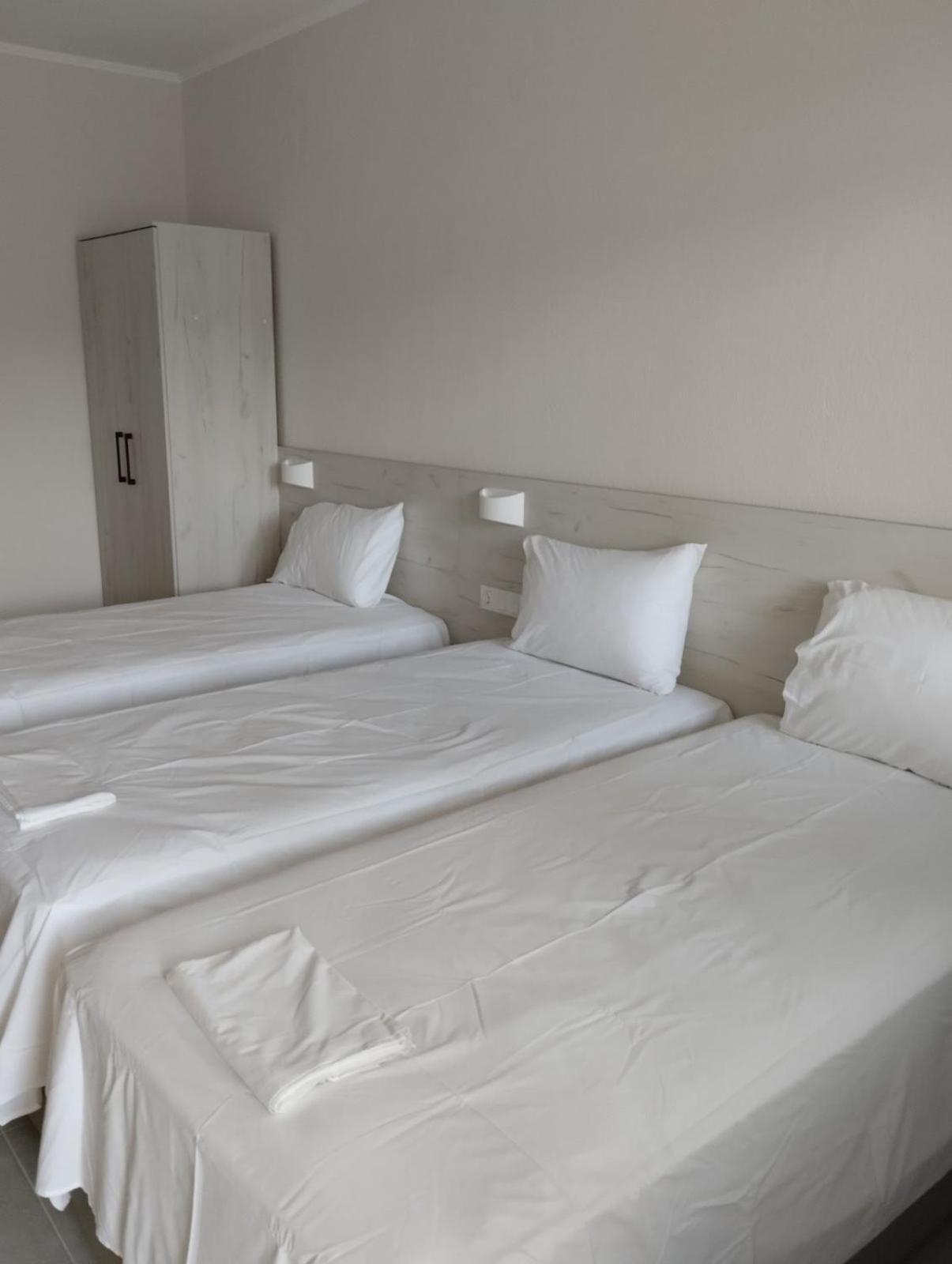 Daniela Apartments Nea Roda Dış mekan fotoğraf