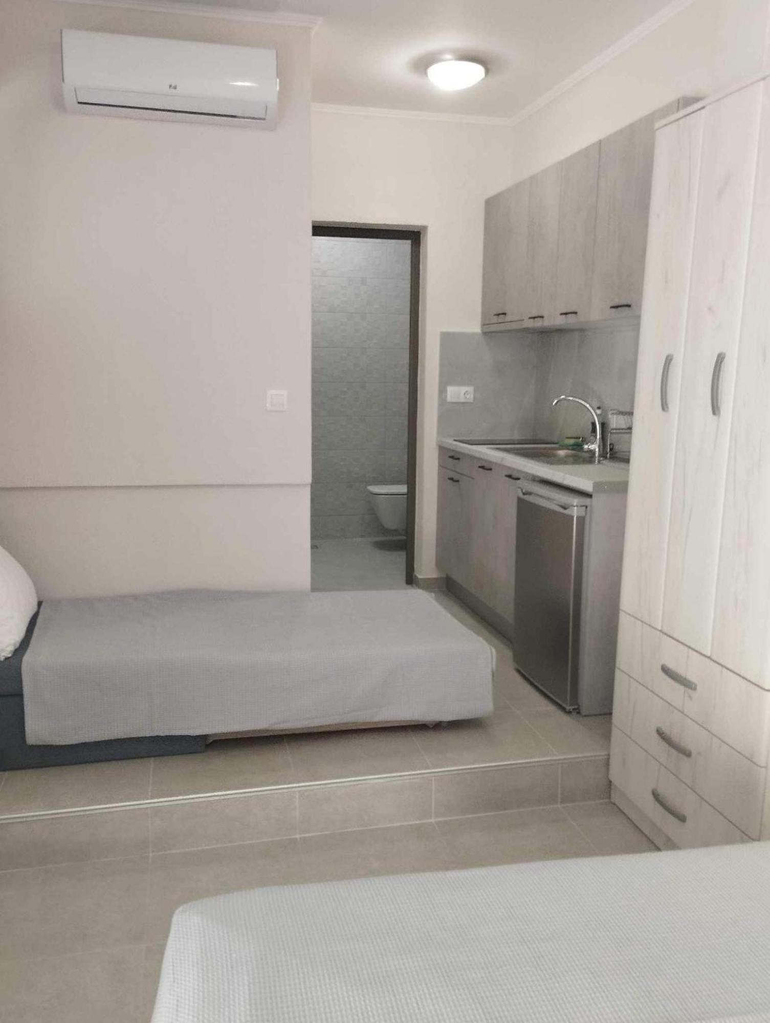 Daniela Apartments Nea Roda Dış mekan fotoğraf