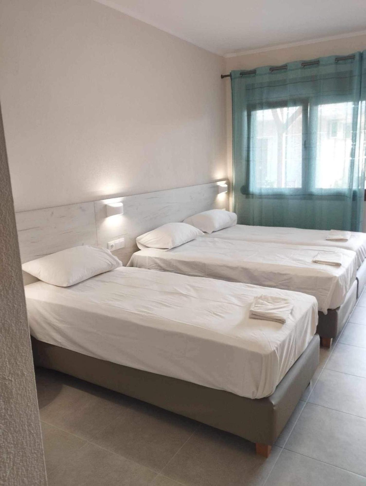 Daniela Apartments Nea Roda Dış mekan fotoğraf