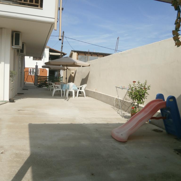 Daniela Apartments Nea Roda Dış mekan fotoğraf