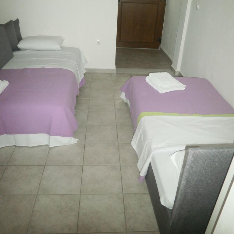 Daniela Apartments Nea Roda Dış mekan fotoğraf