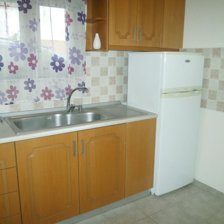 Daniela Apartments Nea Roda Dış mekan fotoğraf