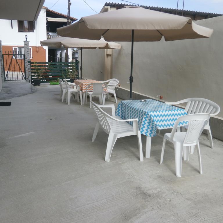 Daniela Apartments Nea Roda Dış mekan fotoğraf