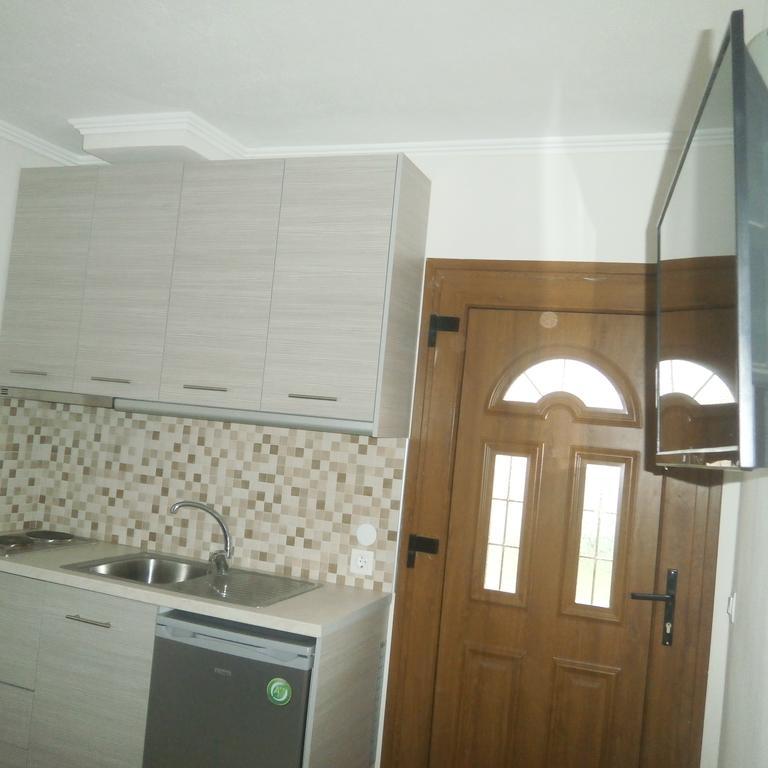 Daniela Apartments Nea Roda Dış mekan fotoğraf