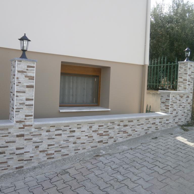 Daniela Apartments Nea Roda Dış mekan fotoğraf