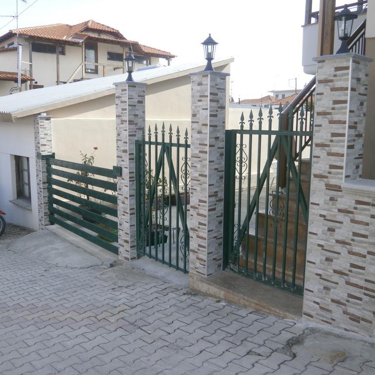 Daniela Apartments Nea Roda Dış mekan fotoğraf